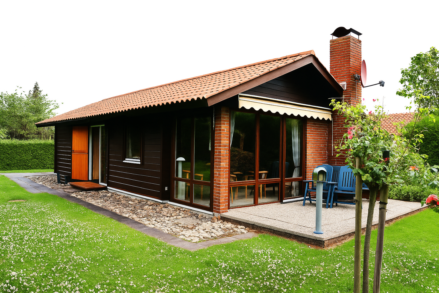 Ferienhaus Damp – Backsteinhaus mit Terrasse und Garten Backstein-Ferienhaus mit großer Terrasse und Garten im Ostseeort Damp